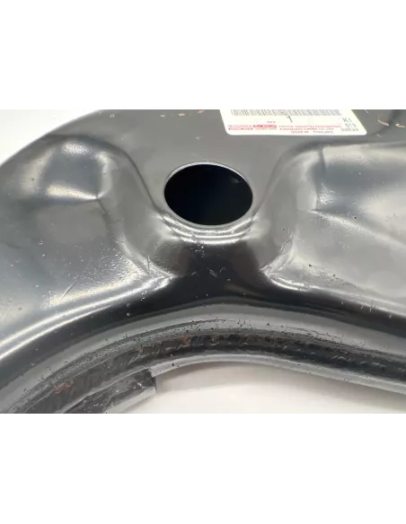 Triangle de suspension inférieur avant droit Hilux Revo TOYOTA -