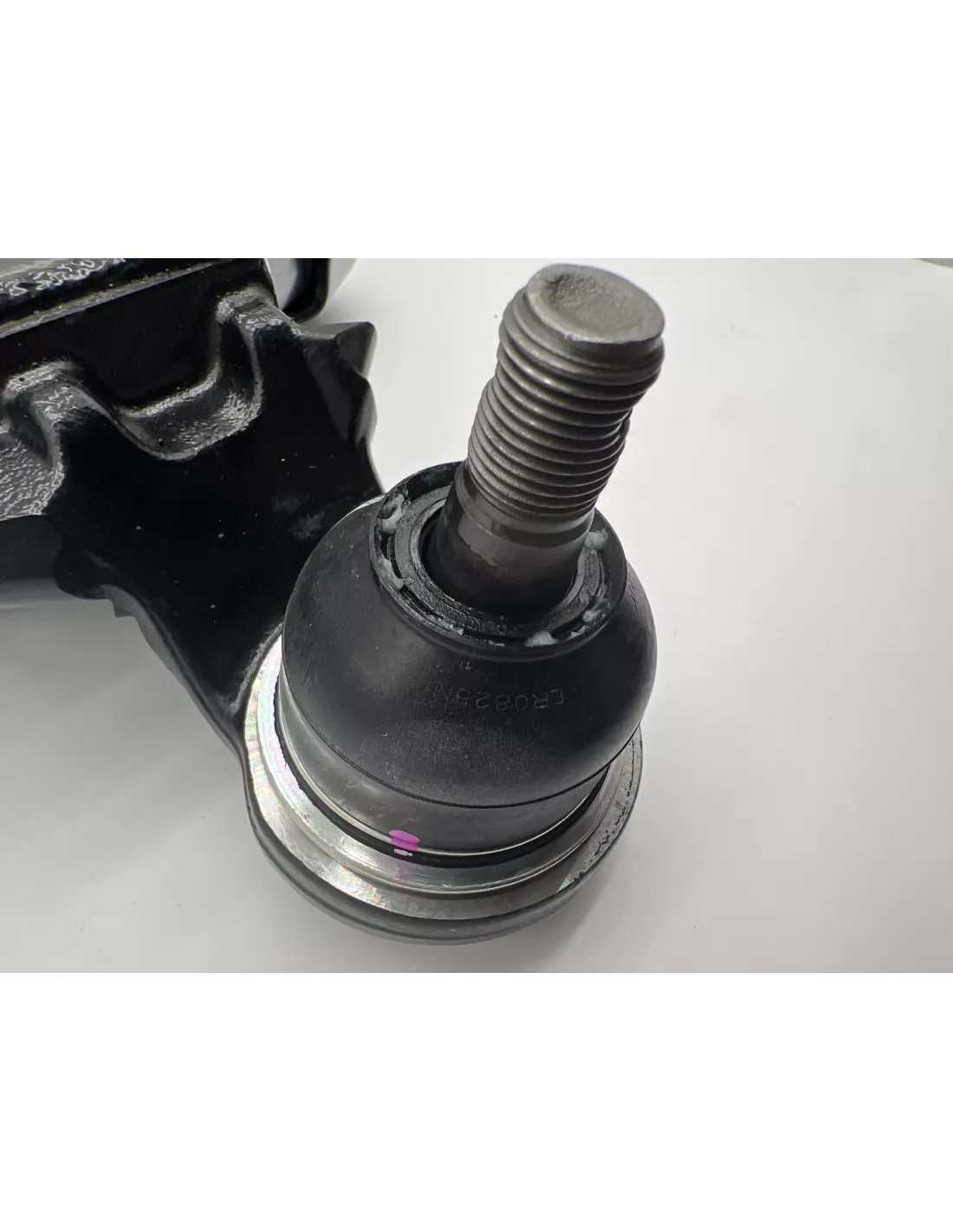 Triangle de suspension inférieur avant droit Hilux Revo TOYOTA -