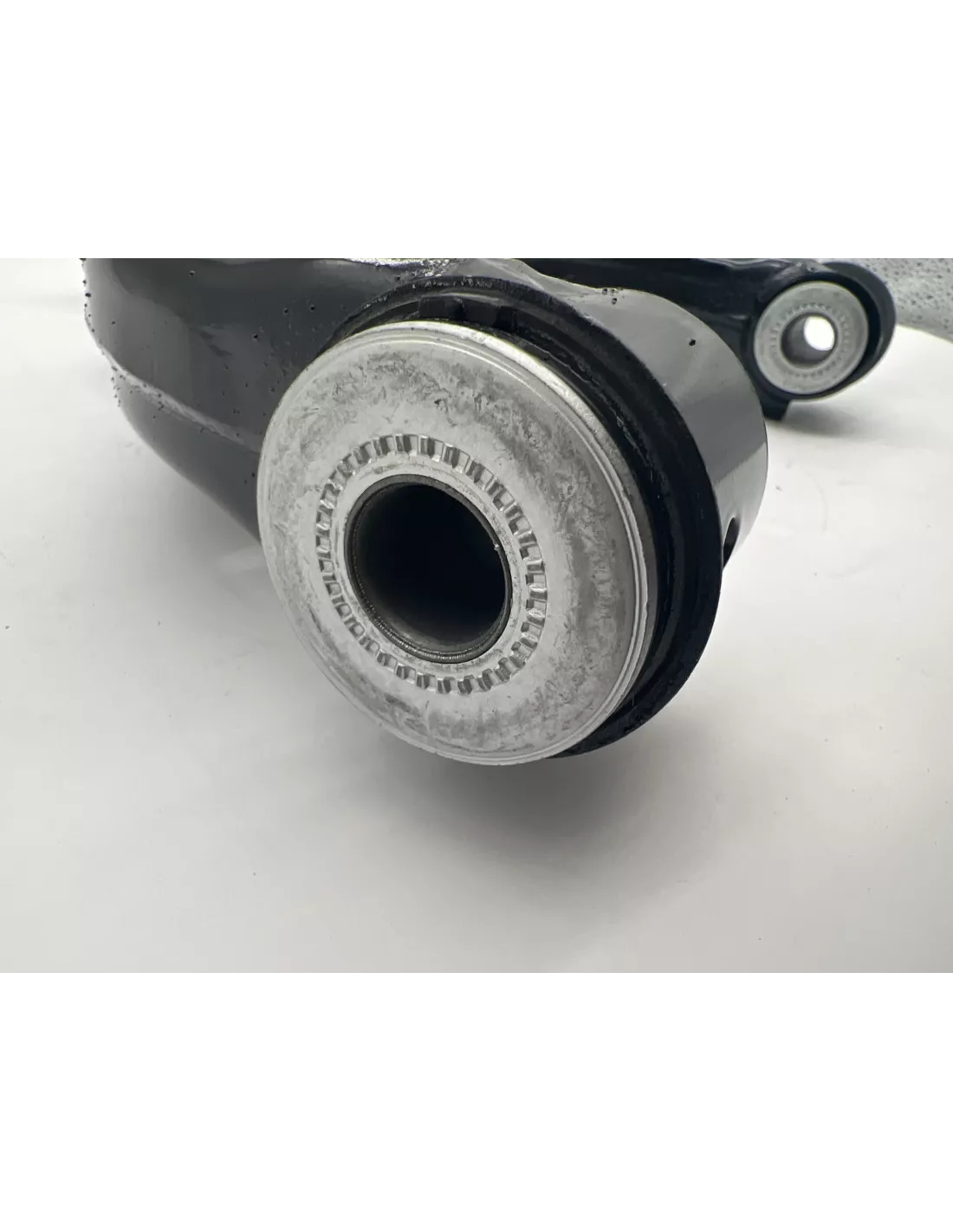 Triangle de suspension inférieur avant droit Land Cruiser KZJ9 KDJ9