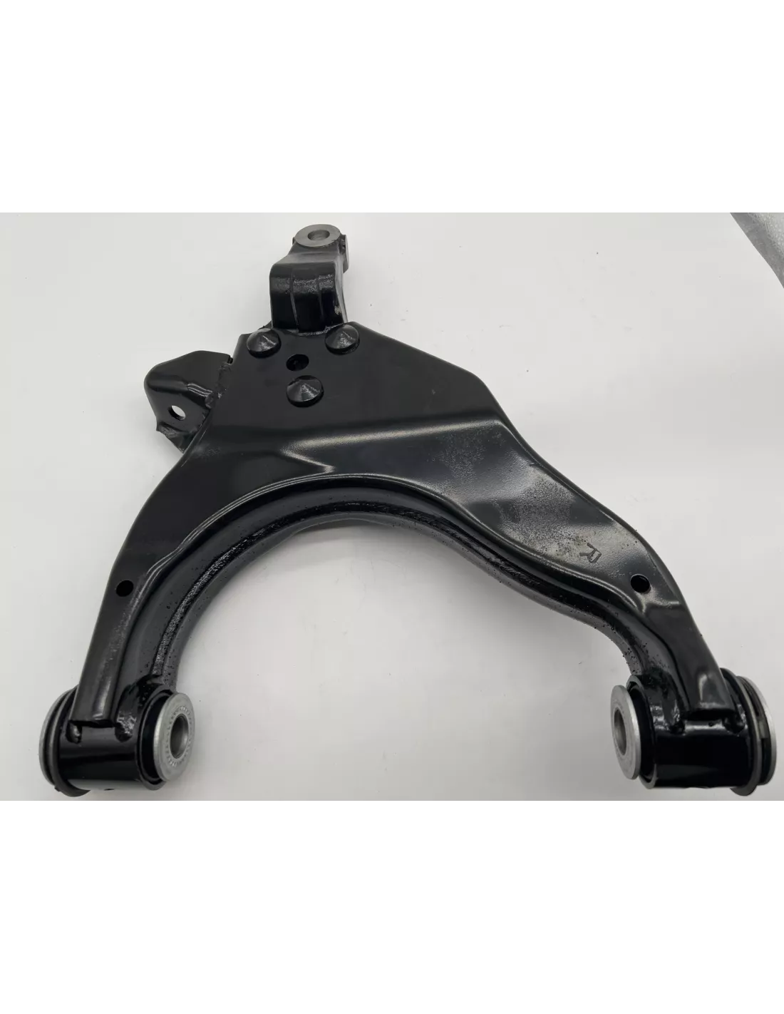 Triangle de suspension inférieur avant droit Land Cruiser KZJ9 KDJ9