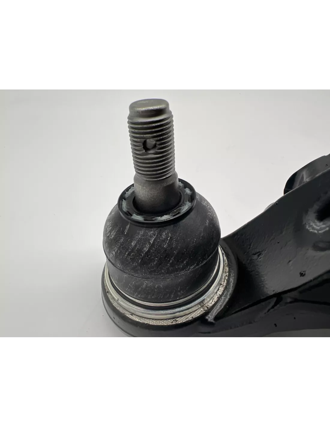 Triangle inférieur avant droit KDJ150 - Barre stabilisatrice standard