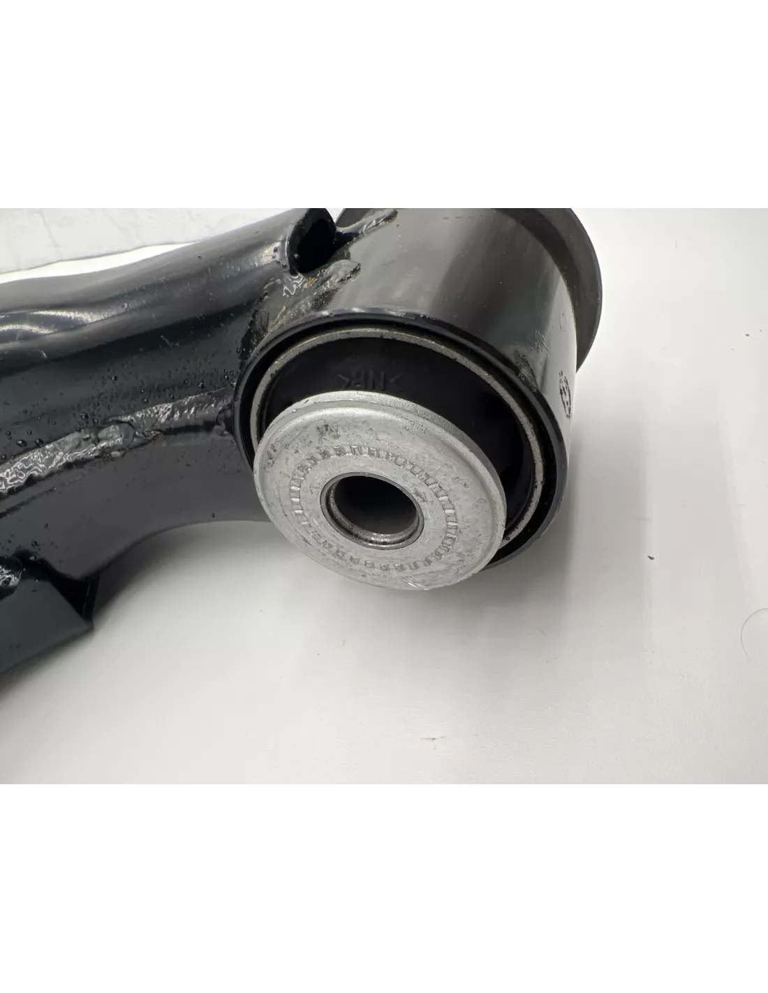 Triangle de suspension inférieur avant gauche Hilux Vigo TOYOTA -