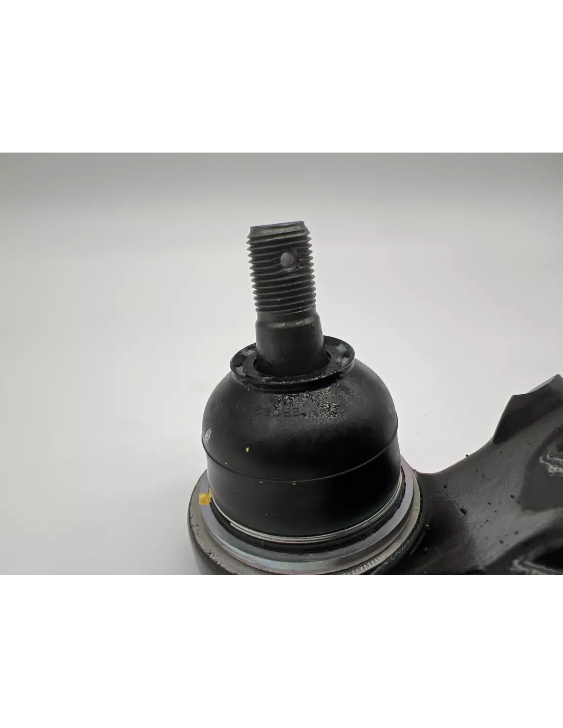 Triangle de suspension inférieur avant gauche Hilux Revo TOYOTA -