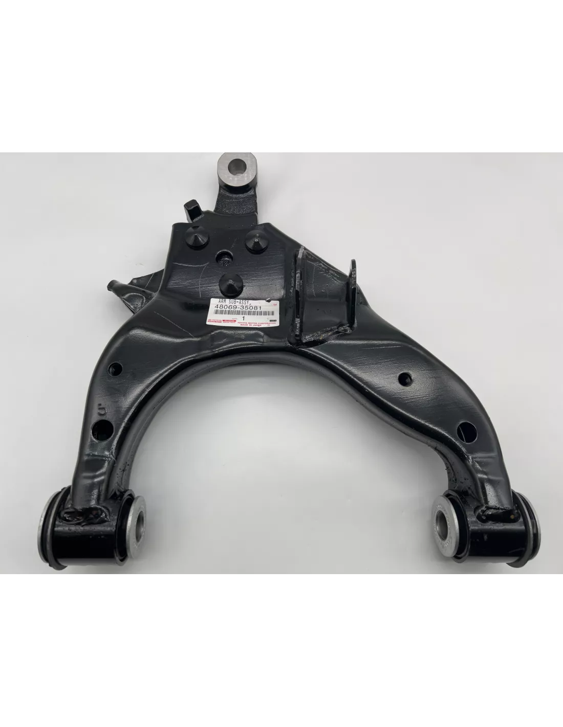 Triangle de suspension inférieur avant gauche Land Cruiser KZJ9 KDJ9