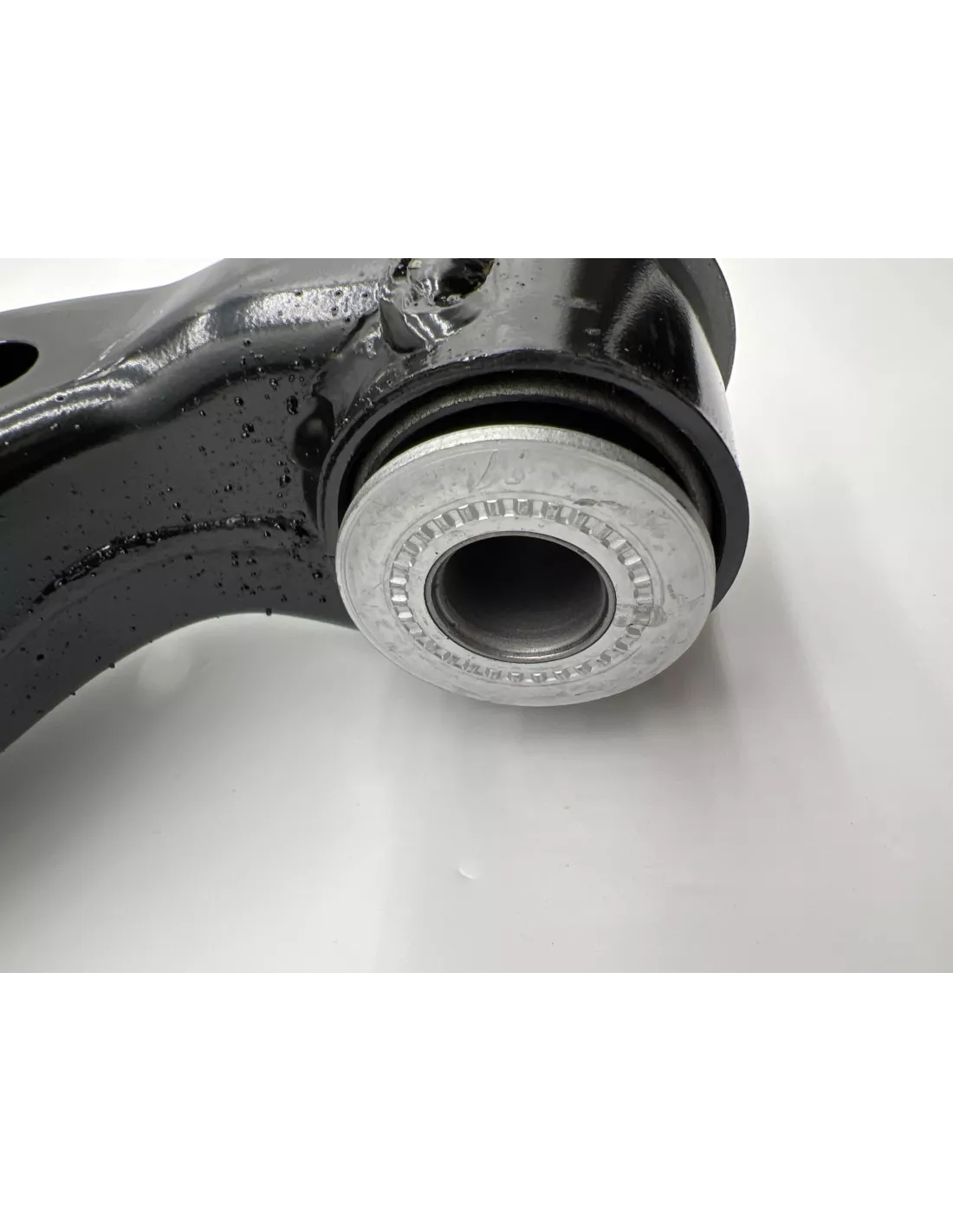 Triangle de suspension inférieur avant gauche Land Cruiser KZJ9 KDJ9