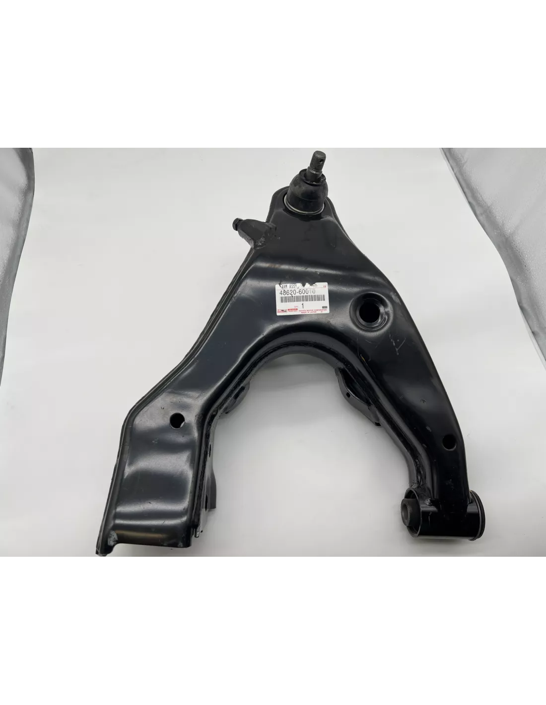 Triangle inférieur de suspension avant droit Land Cruiser HDJ100