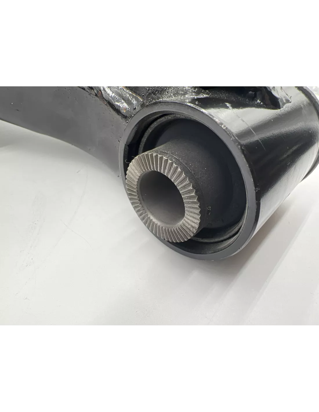 Triangle inférieur de suspension avant droit Land Cruiser HDJ100
