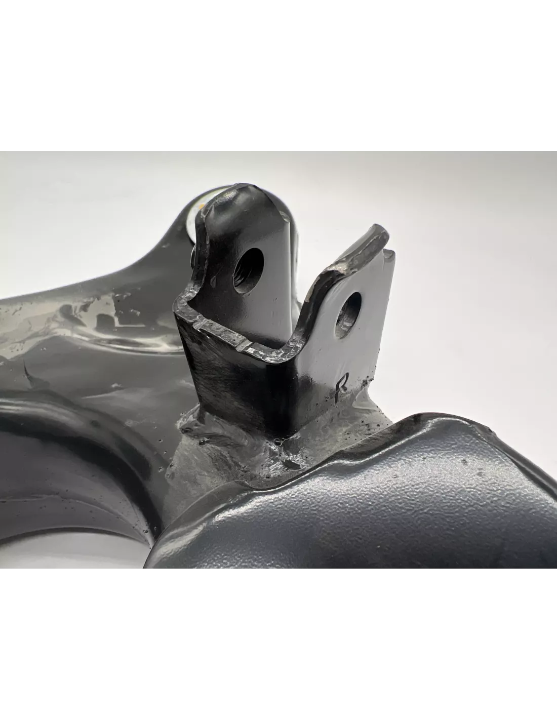 Triangle inférieur de suspension avant droit Land Cruiser HDJ100