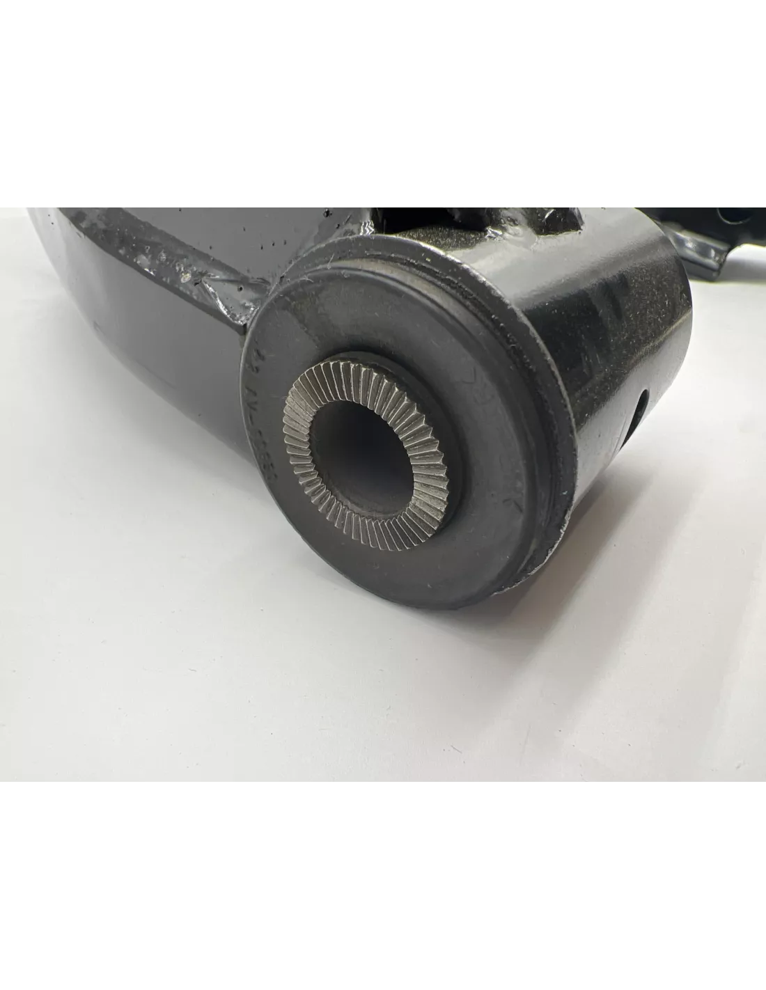 Triangle inférieur de suspension avant gauche Land Cruiser HDJ100