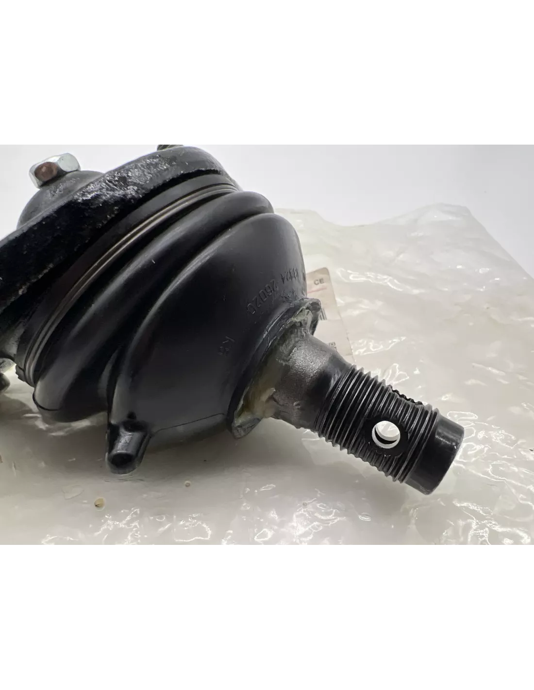 Rotule supérieure triangle suspension avant droit Hilux Runner IFS