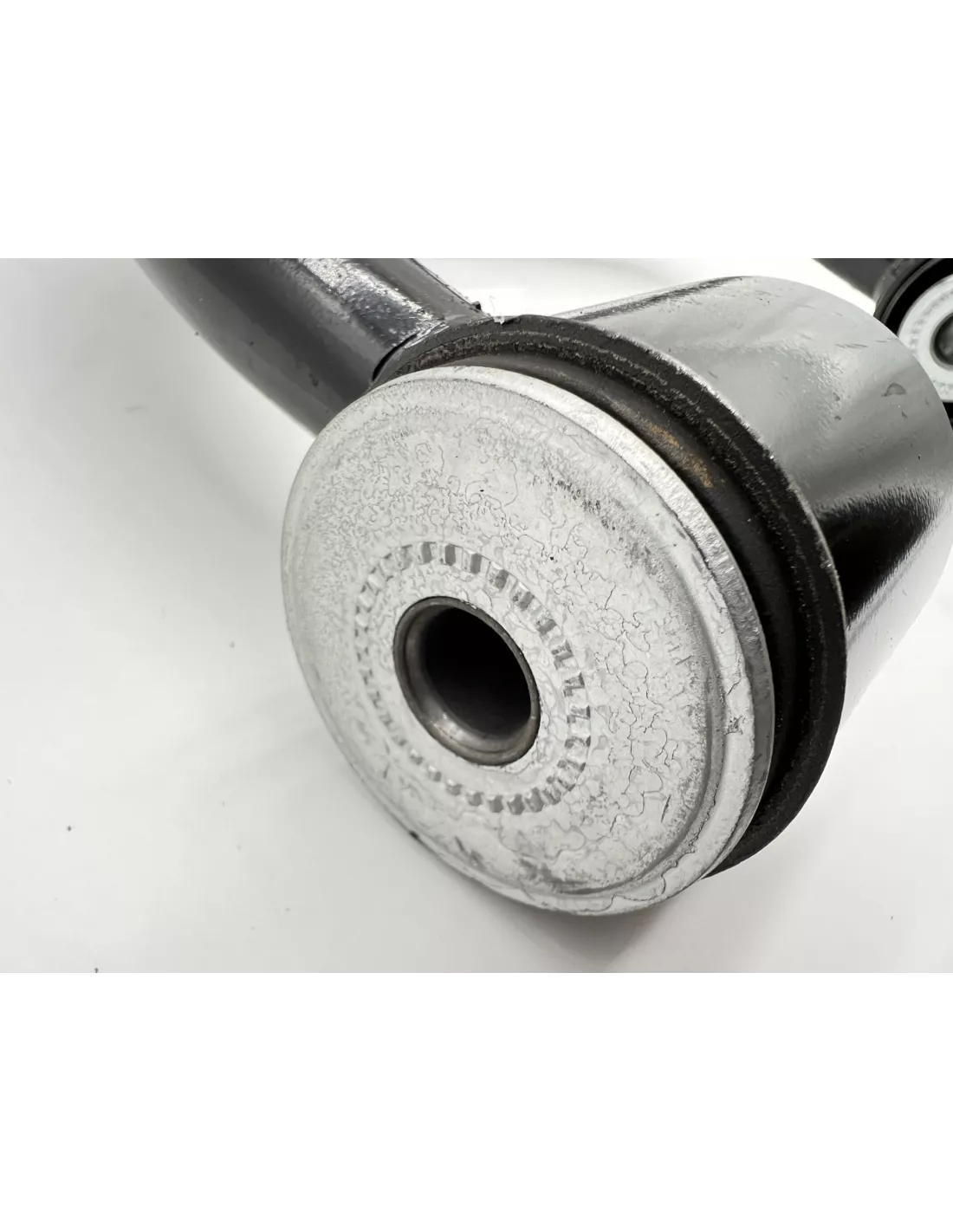 Triangle de suspension supérieur avant droit HDJ100 TOYOTA -