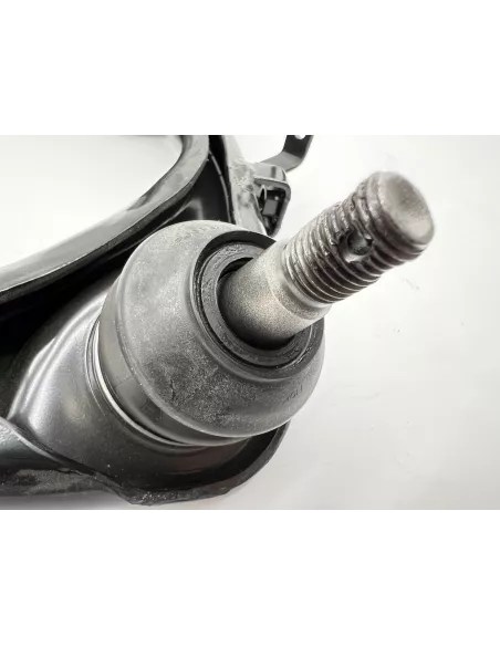Triangle de suspension supérieur avant droit HDJ100 TOYOTA -