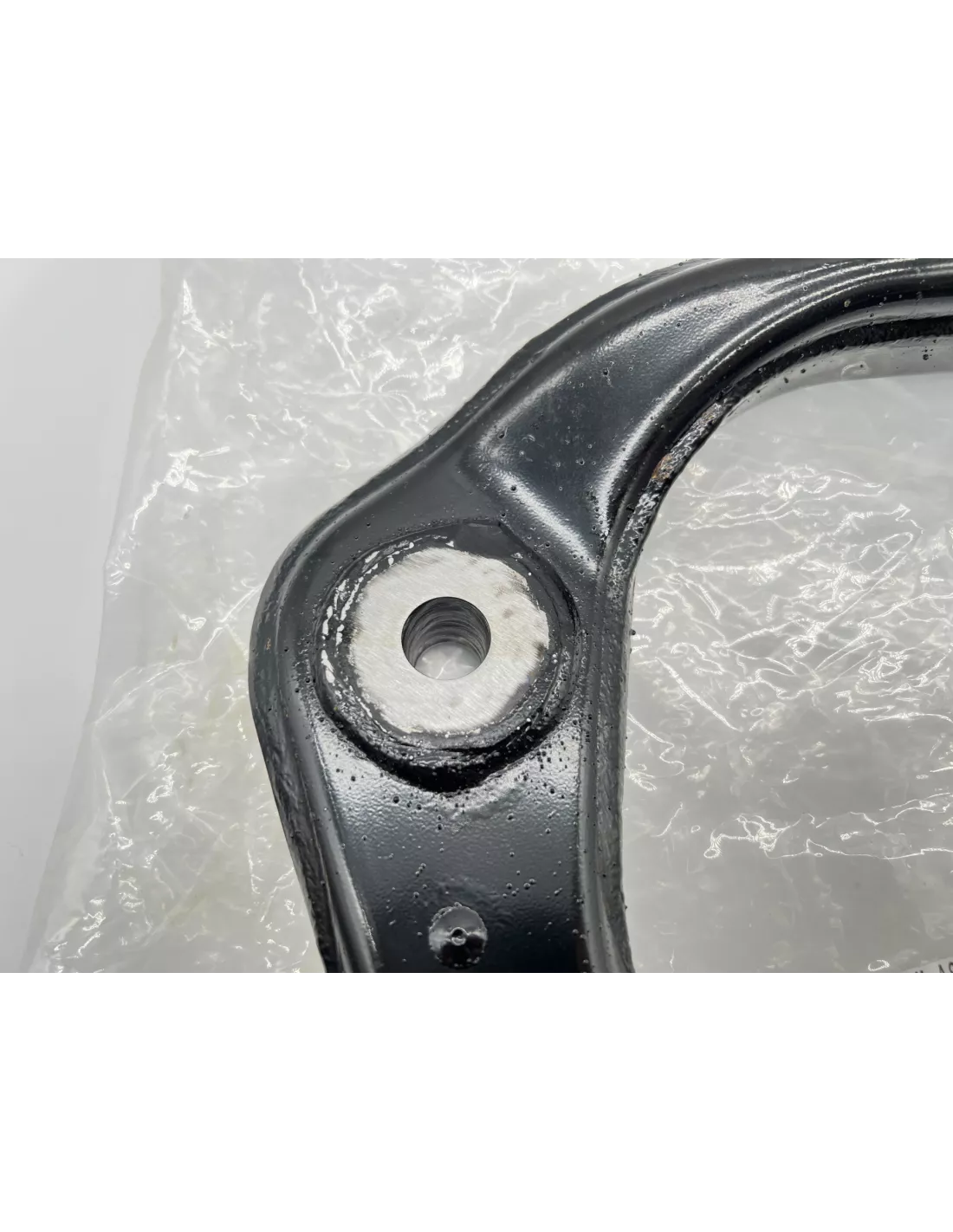 Triangle de suspension supérieur avant gauche Land Cruiser KZJ9 KDJ9