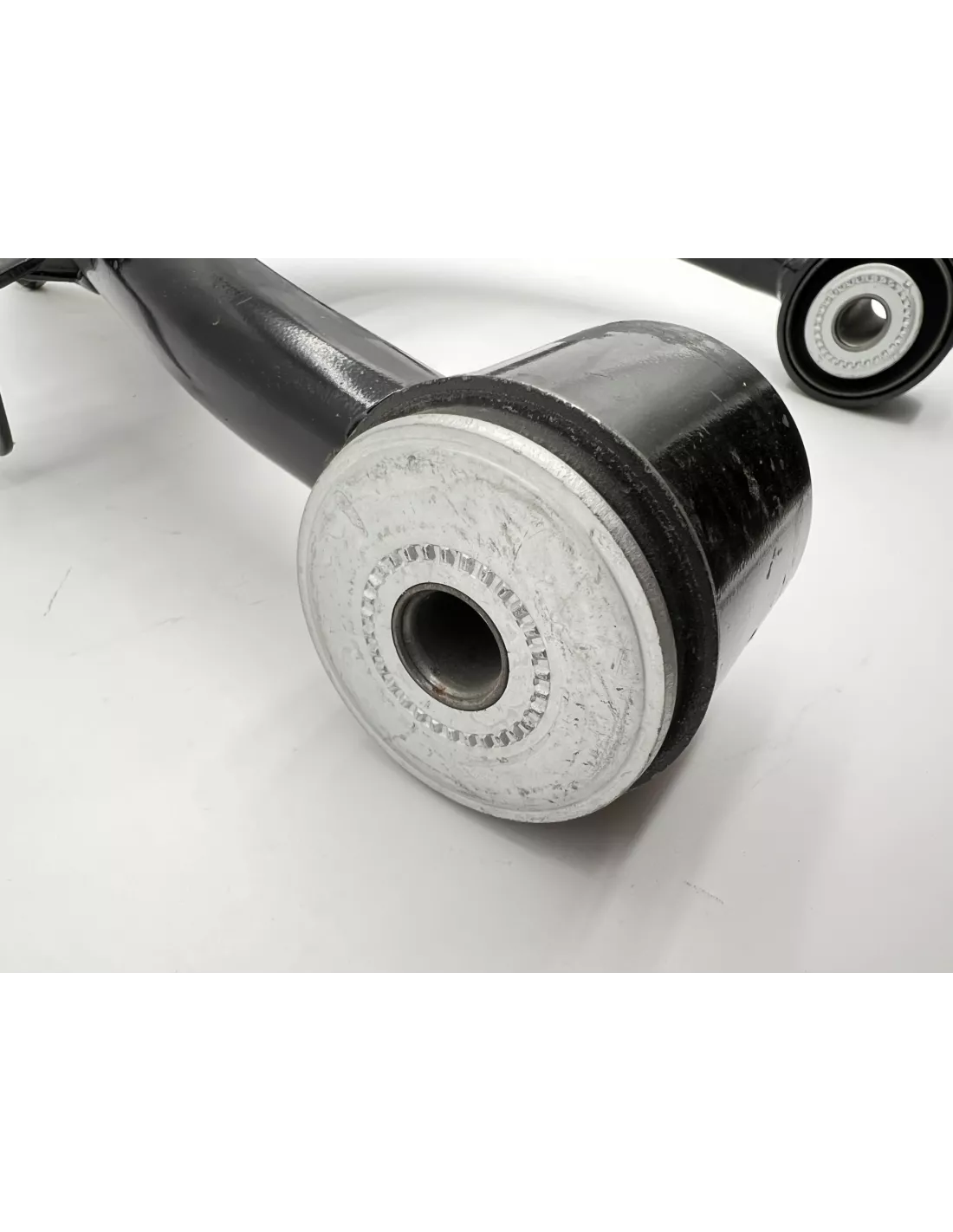Triangle de suspension supérieur avant gauche HDJ100 TOYOTA -
