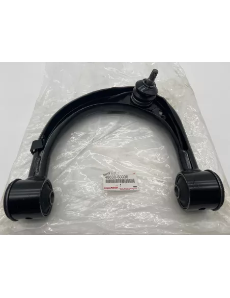 Triangle de suspension supérieur avant gauche VDJ200 TOYOTA -