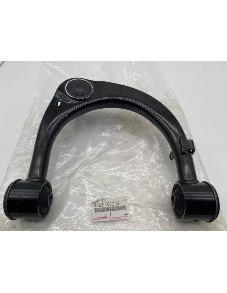 Triangle de suspension supérieur avant gauche VDJ200 TOYOTA -