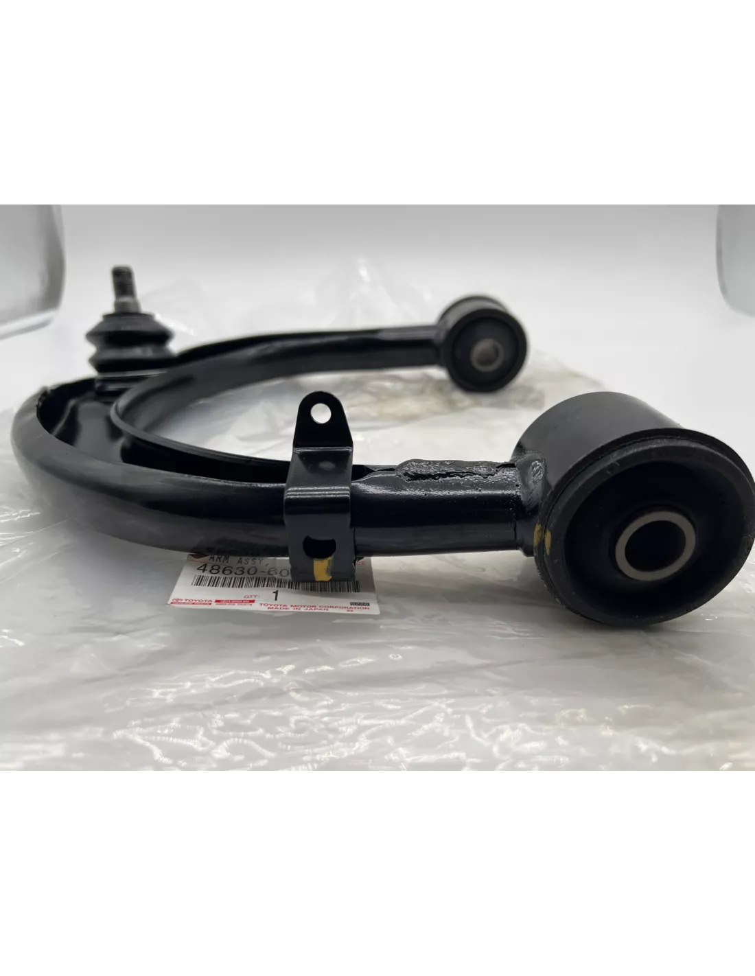 Triangle de suspension supérieur avant gauche VDJ200 TOYOTA -