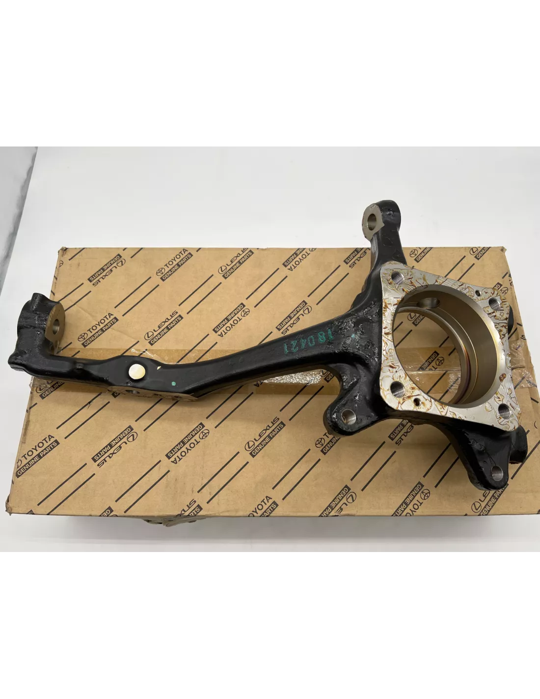 Fusée pivot avant droite Hilux Vigo TOYOTA - accessoire 4x4