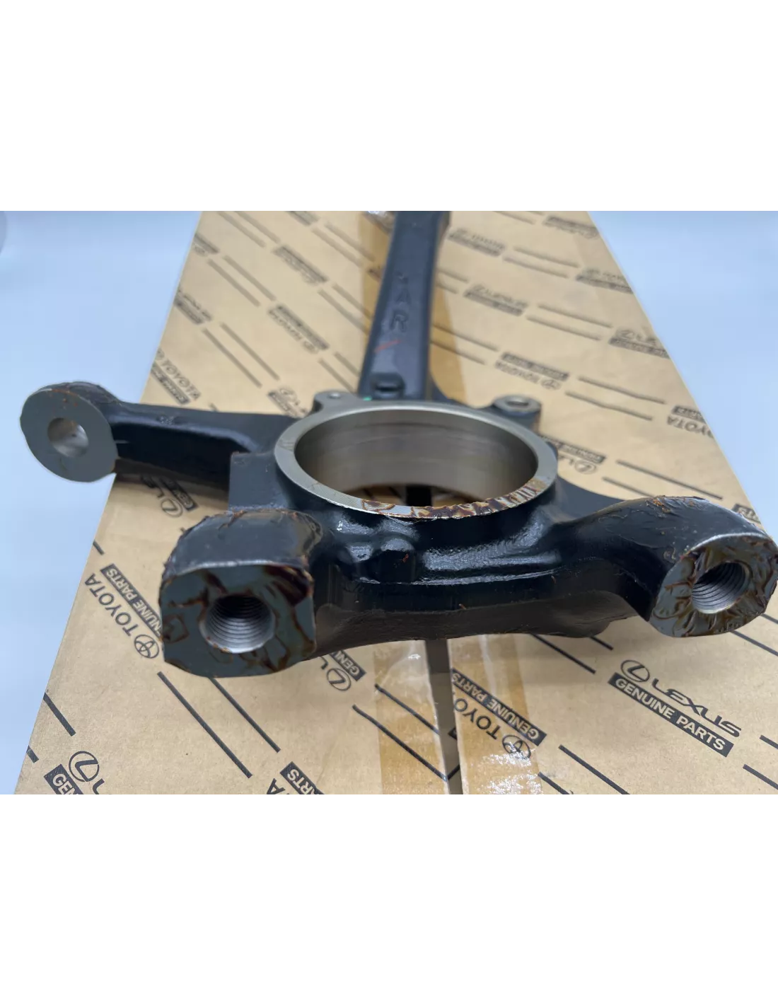 Fusée pivot avant droite Hilux Vigo TOYOTA - accessoire 4x4