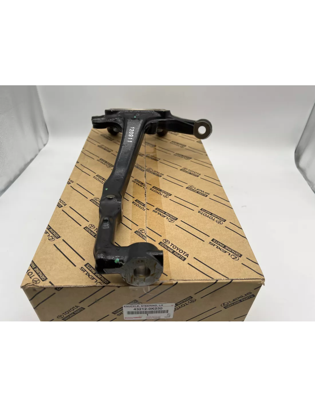 Fusée pivot avant gauche Hilux Vigo TOYOTA - accessoire 4x4