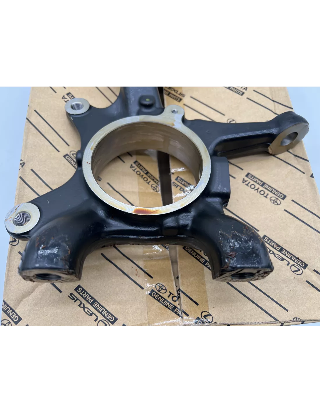 Fusée pivot avant gauche Hilux Vigo TOYOTA - accessoire 4x4