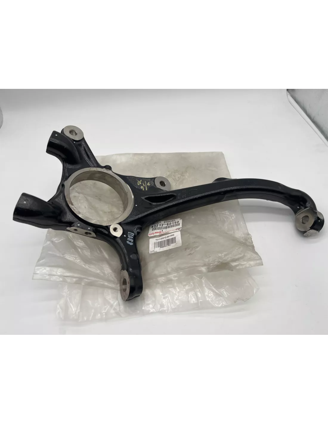 Fusée pivot avant gauche VDJ200 TOYOTA - accessoire 4x4