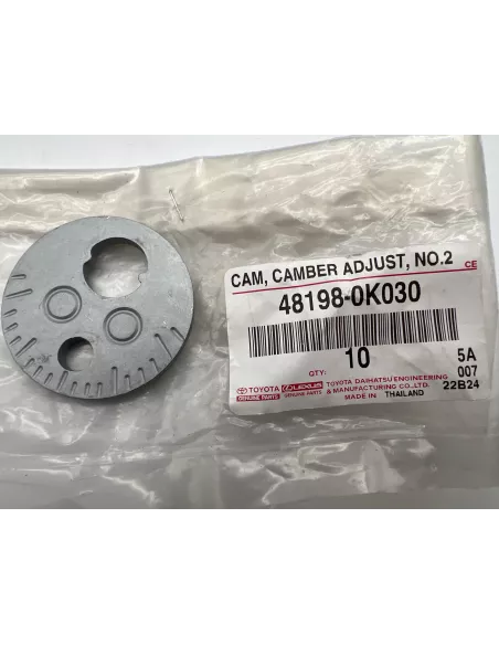 Contre plaque excentrique réglage carrossage triangle Hilux Revo