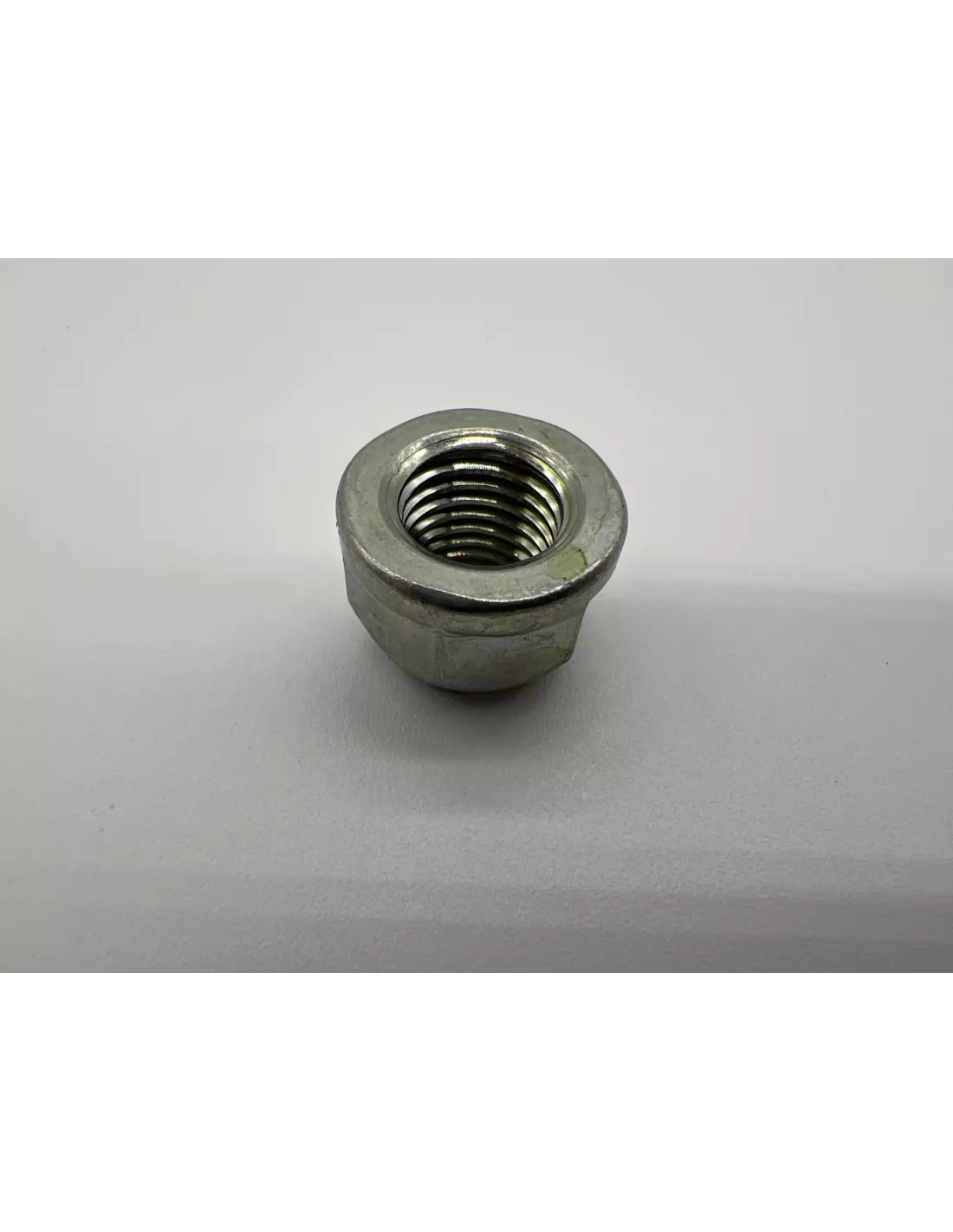Ecrou de biellette de barre stabilisatrice avant HDJ100 TOYOTA -