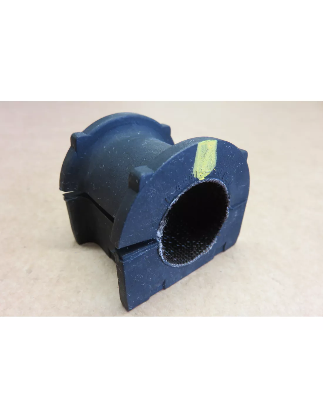 Silent bloc cavalier de barre stabilisatrice avant HDJ100 TOYOTA -