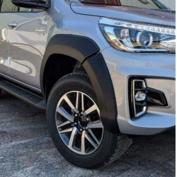 Elargisseurs d'ailes pour Toyota Hilux 2020+