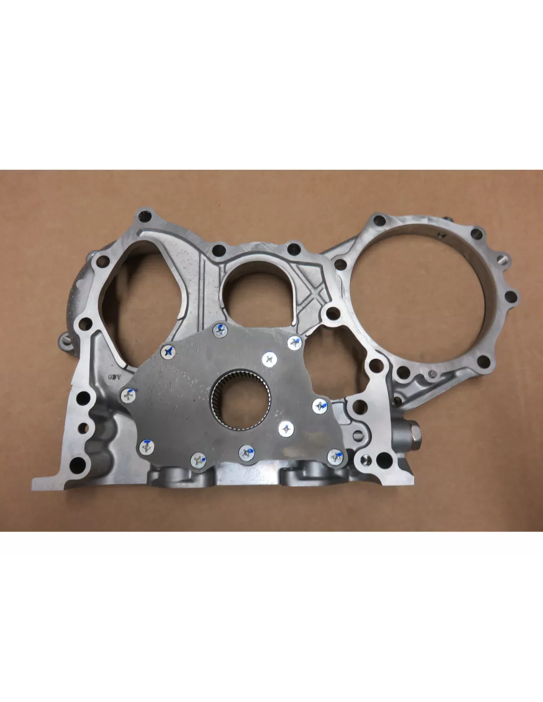 Pompe à huile HJ60 10/85 avec carter distribution AISIN -