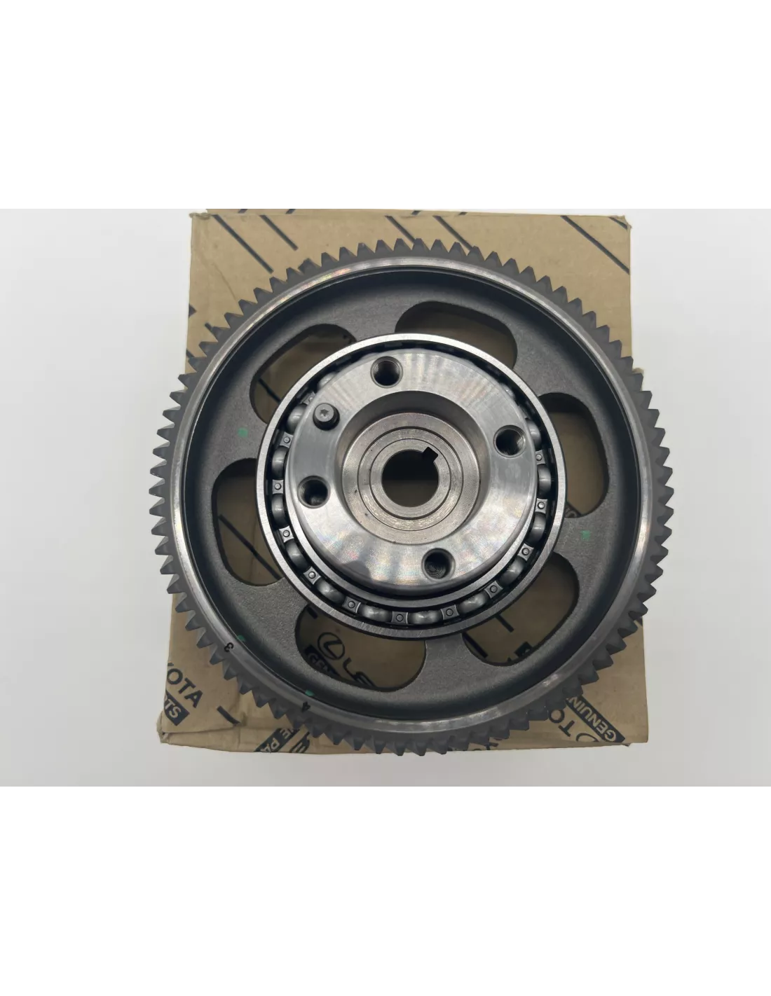 Pignon de pompe à injection dans carter de distribution KDJ12 166cv