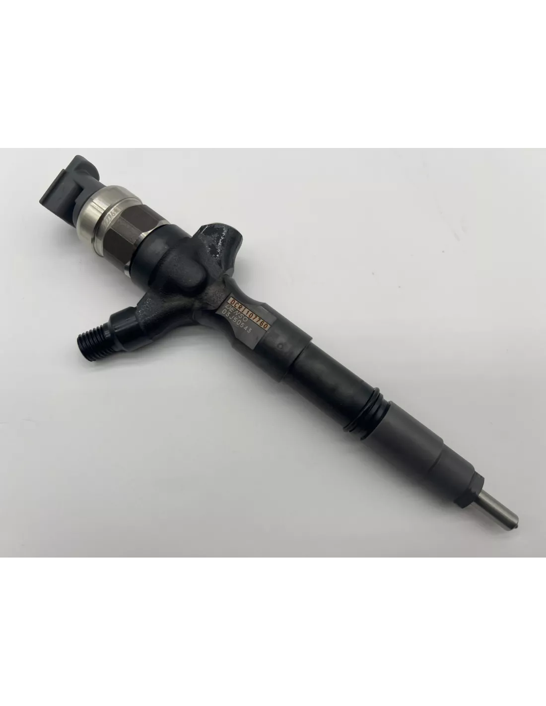 Injecteur NEUF Denso Hilux Vigo 2KD-FTV 2.5D4-D DENSO - accessoire 4x4