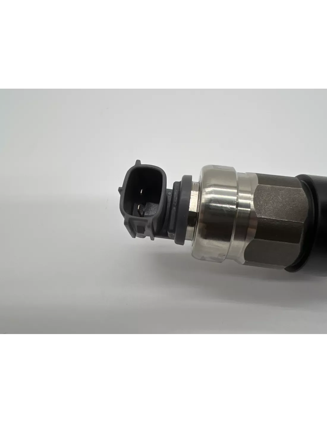 Injecteur NEUF Denso Hilux Vigo 2KD-FTV 2.5D4-D DENSO - accessoire 4x4