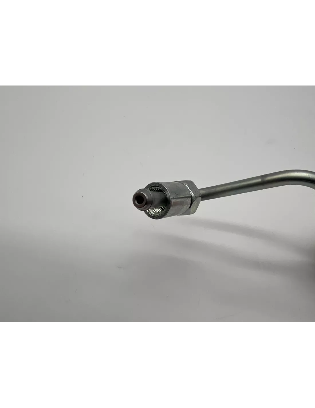 Conduite rigide haute pression injecteur No1 et No4 VDJ200 286cv