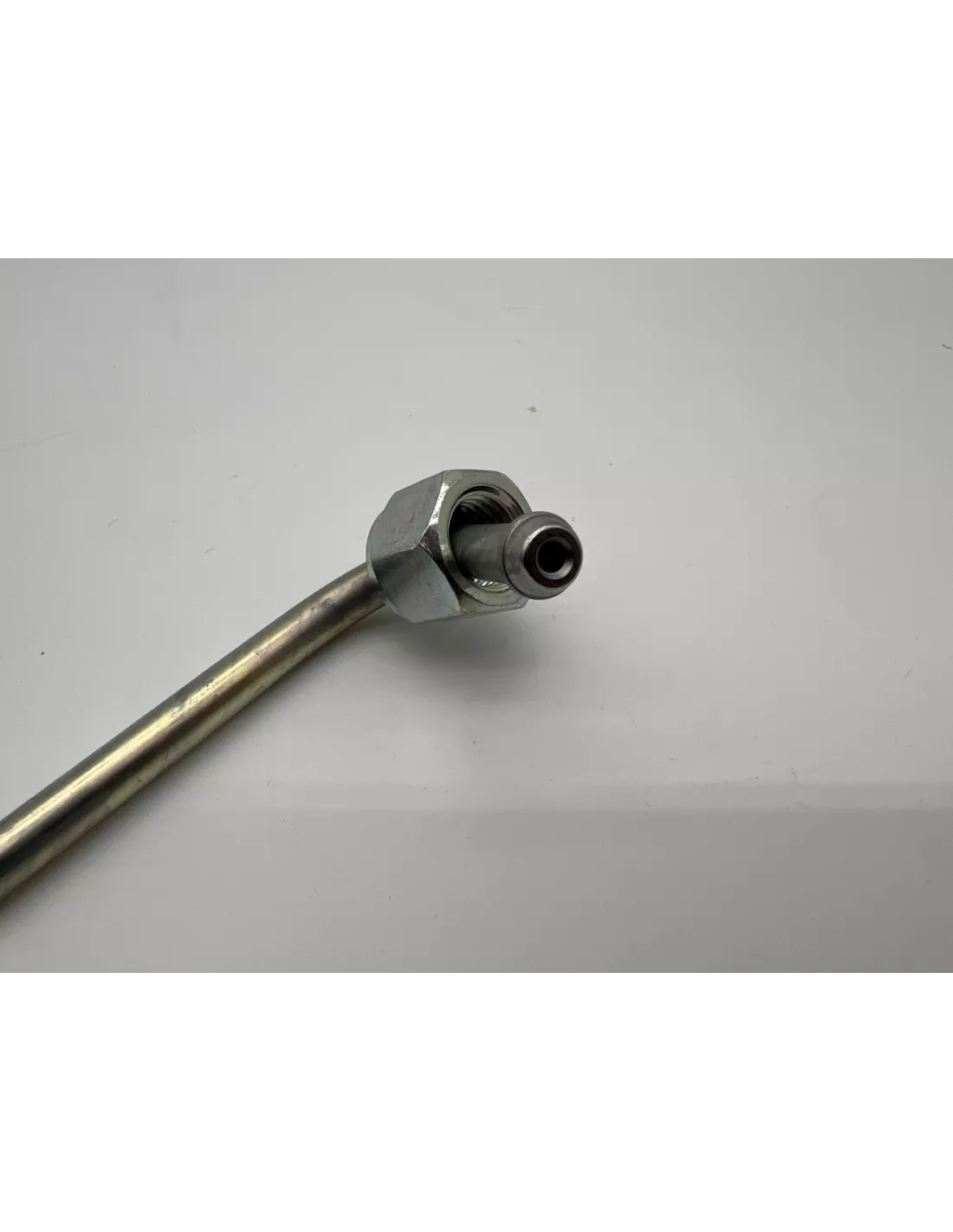 Conduite rigide haute pression injecteur No3 et No2 VDJ200 286cv