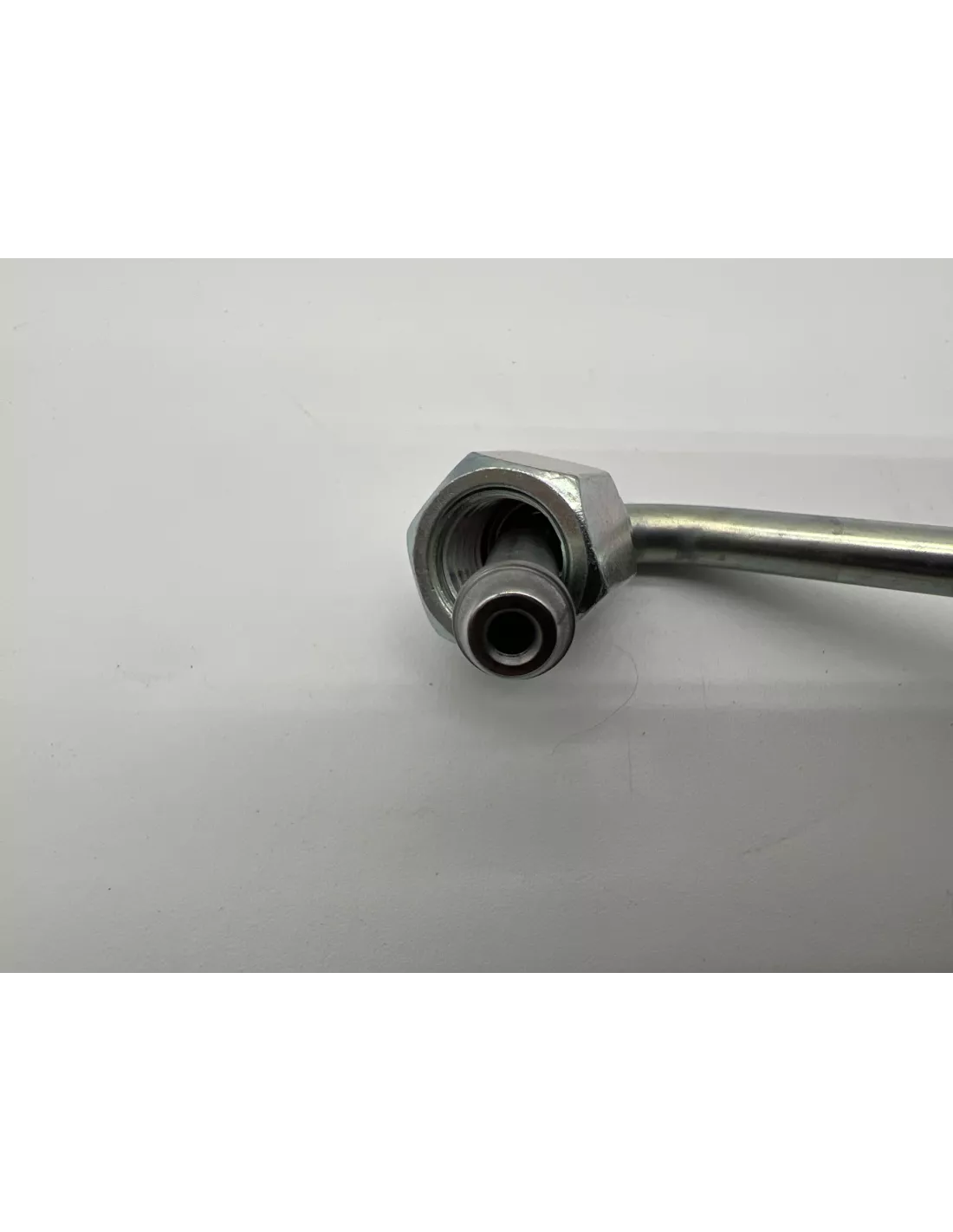 Conduite rigide haute pression injecteur No4 et No1 VDJ200 286cv