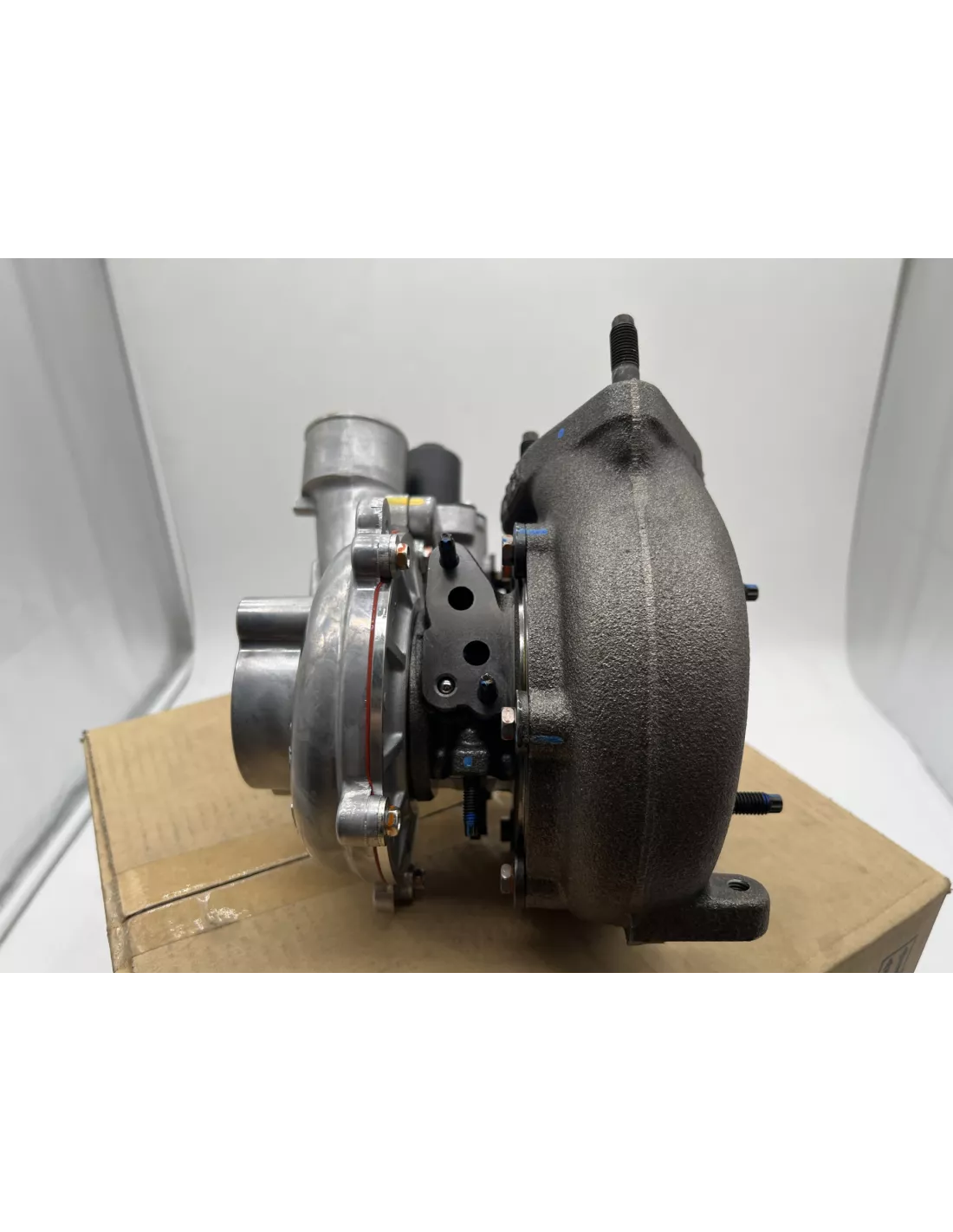 Turbocompresseur géométrie variable Toyota KDJ15 190cv TOYOTA -
