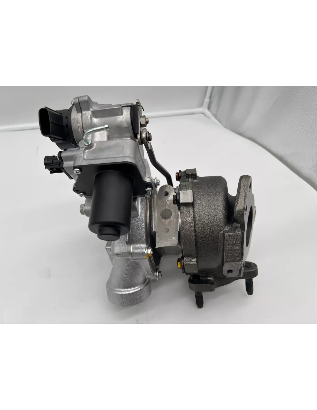 Turbocompresseur droit géométrie variable Toyota VDJ200 TOYOTA -