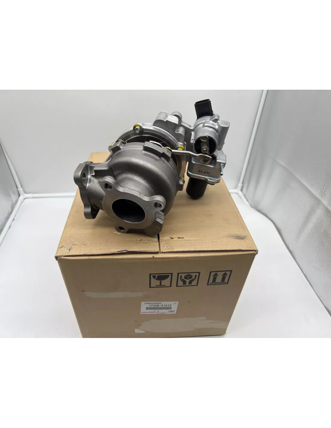 Turbocompresseur gauche géométrie variable Toyota VDJ200 TOYOTA -