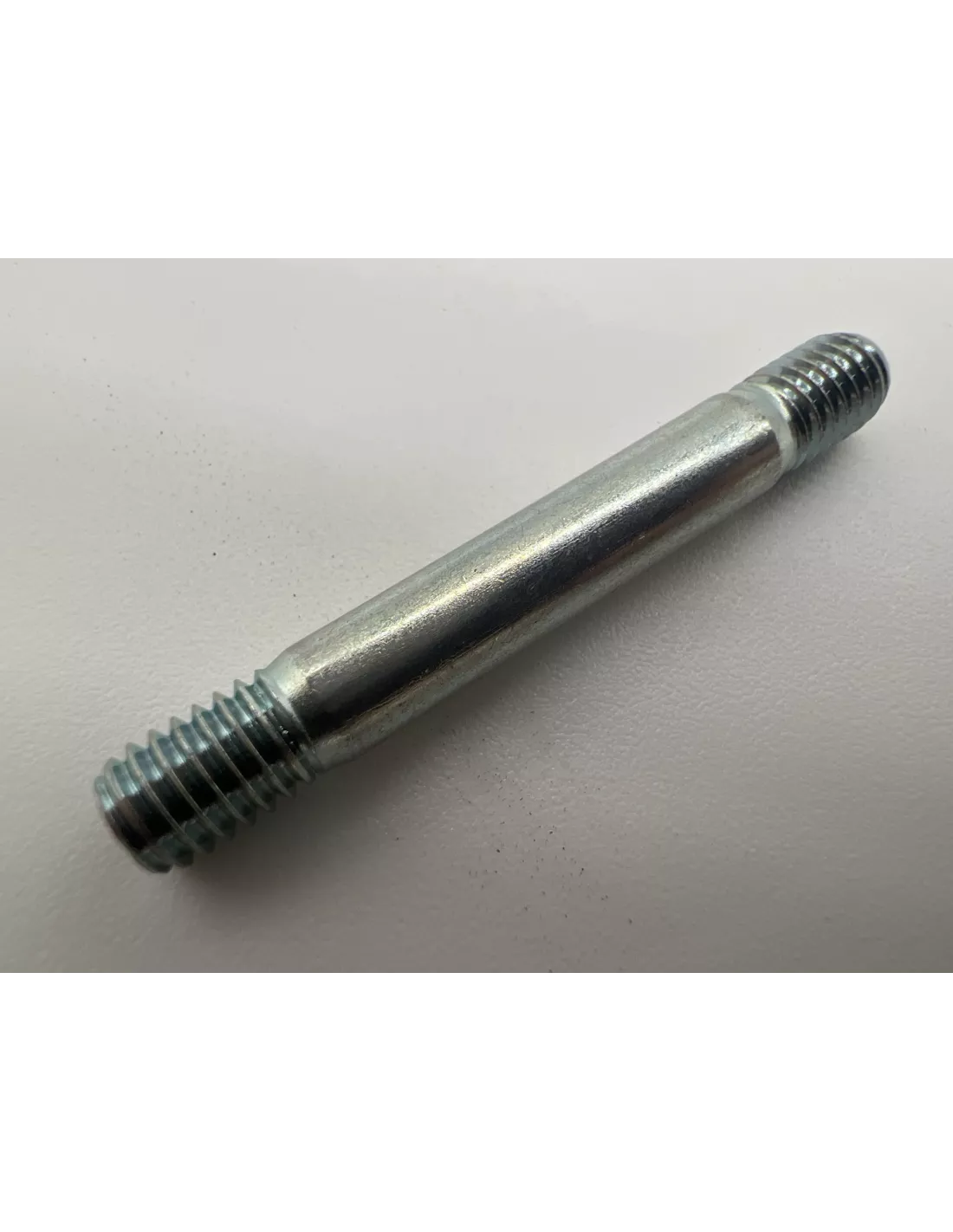 Goujon de fixation de cache culbuteur côté tablier HZJ7 HDJ80 12s