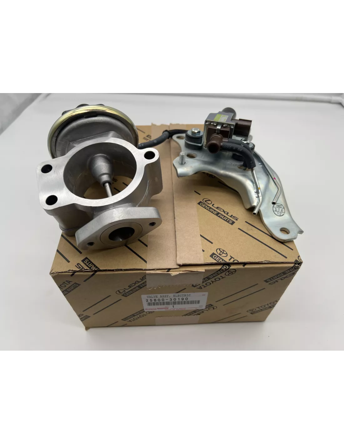 Vanne EGR recirculation gaz échappement KDJ150 KDJ155 173cv TOYOTA -