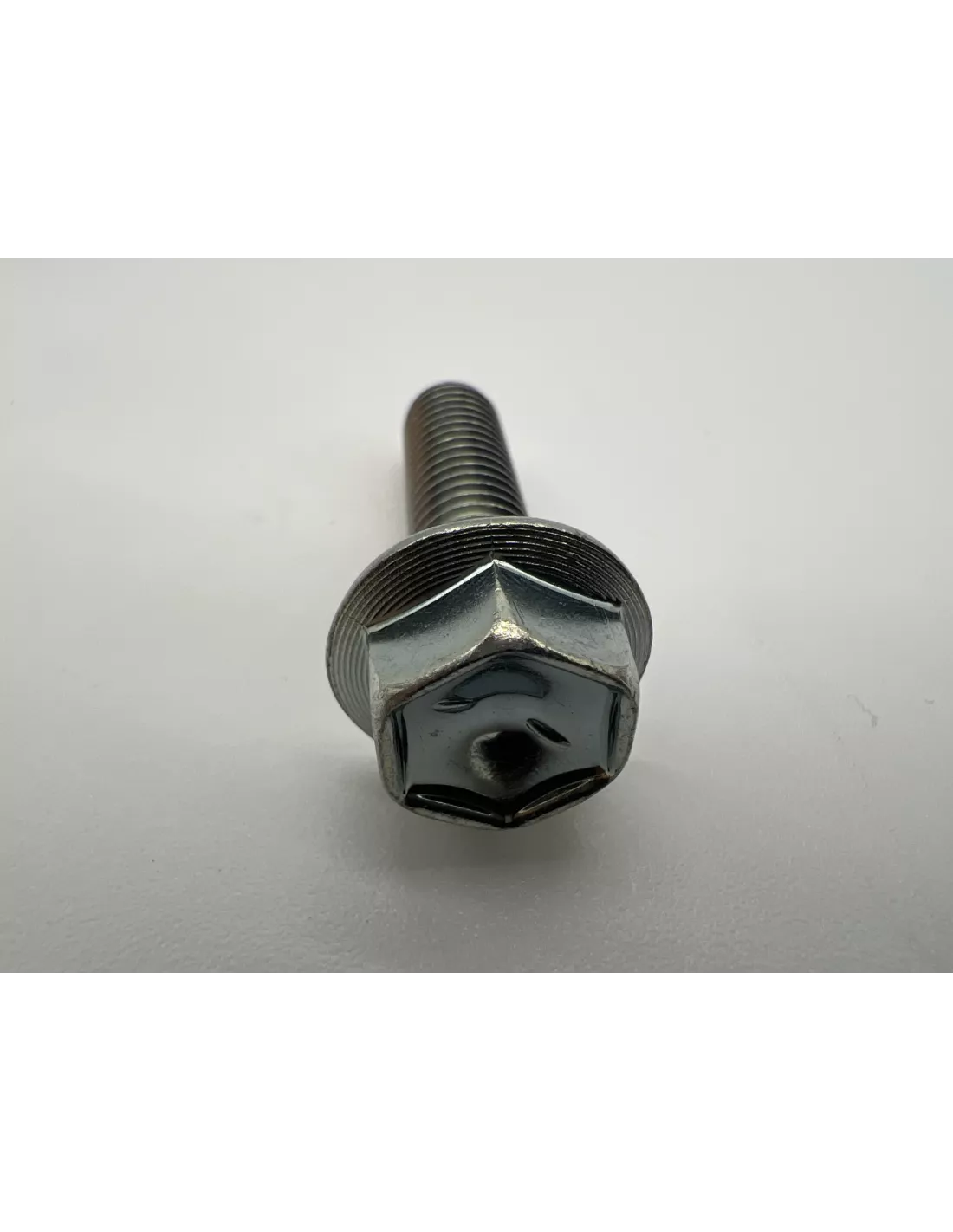 Boulon fixation pipe sur collecteur admission HDJ80 12s TOYOTA -