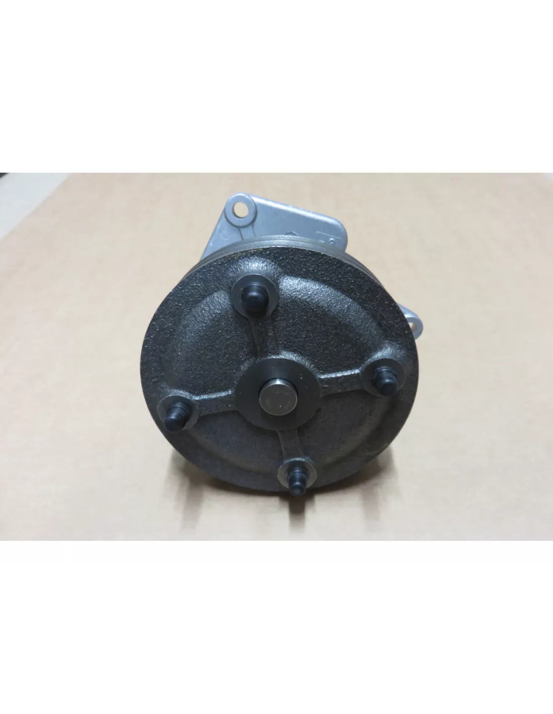 Pompe à eau Pajero 3.2DiD et 2.8TDi AISIN - accessoire 4x4