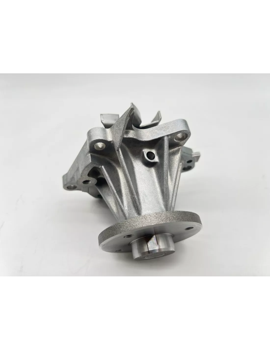 Pompe à eau Patrol 260 et GR Y60 Y61 2.8TD - moteur RD28T AISIN -