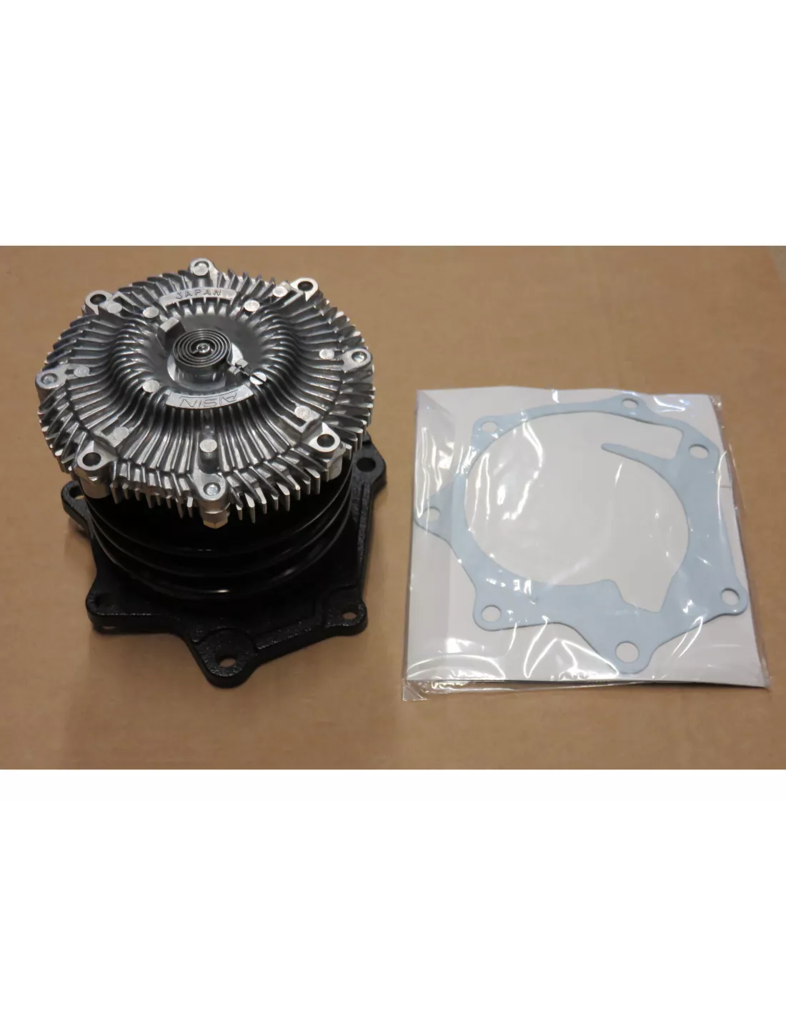 Pompe à eau Terrano 2.7TD - Entraxe viscocoupleur 135mm AISIN -