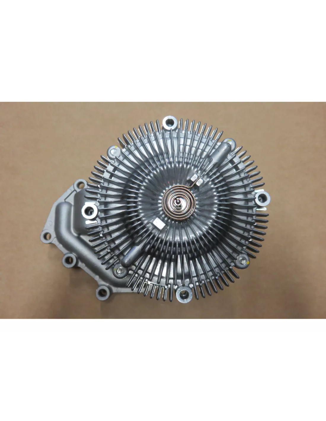 Pompe à eau Patrol GR Y61 et Terrano 2 3.0 Di AISIN - accessoire 4x4