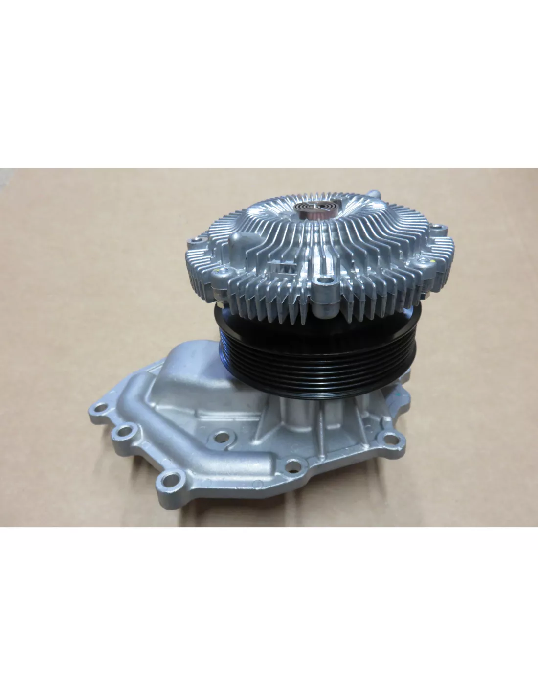 Pompe à eau Patrol GR Y61 et Terrano 2 3.0 Di AISIN - accessoire 4x4