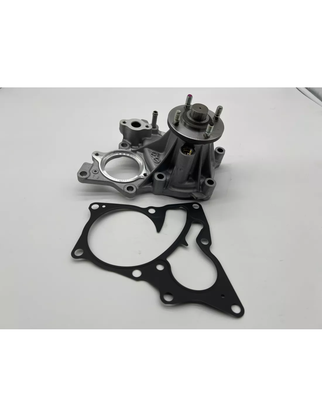 Pompe à eau Hilux Revo 2.4D4-D 2.8D4-D AISIN - accessoire 4x4