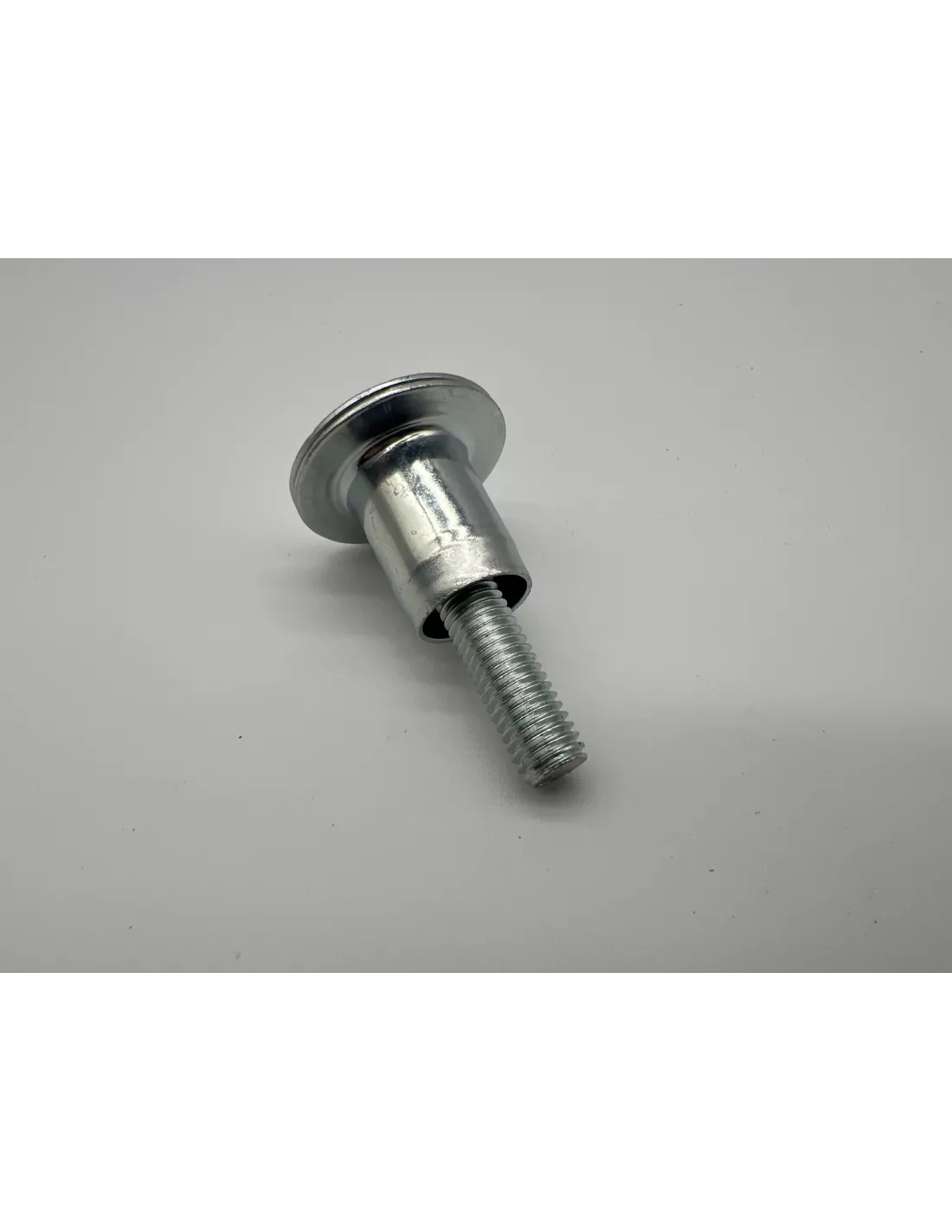 Axe épaulé fixation insert et silent bloc support radiateur HDJ80